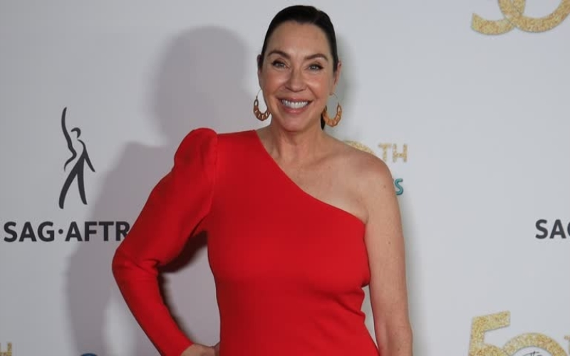 stephanie courtney net worth