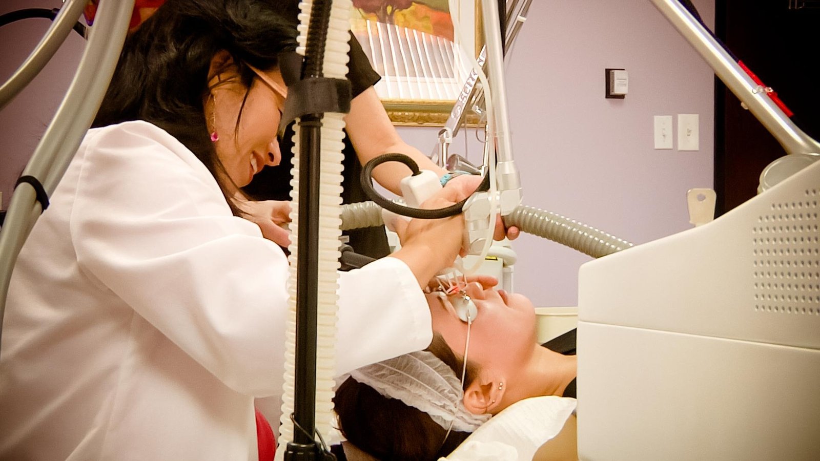 Redefining Skin Tightening: A Modern Perspective on Firmness, Care, and Daily Rituals
